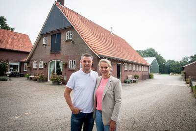 Joyce en Emiel storten zich op bed and breakfast bij boerderij in Bornerbroek; ‘Prachtige plek, vind