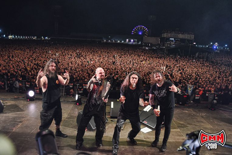 e eerste dag van de Graspop Metal Meeting was een feestje met uitstekend weer en een bonte verzameling van stijlen. Bij de headliners vond je de southern rock van oudgedienden Lynyrd Skynyrd, de symfonische metal van Within Temptation, de grunge van Stone Temple Pilots, de ijzige industrial black metal van Mysticum maar vooral de beenharde thrash van Slayer. De Amerikaanse iconen speelden hun allerlaatste concert in de Benelux met een welgemikte uppercut.