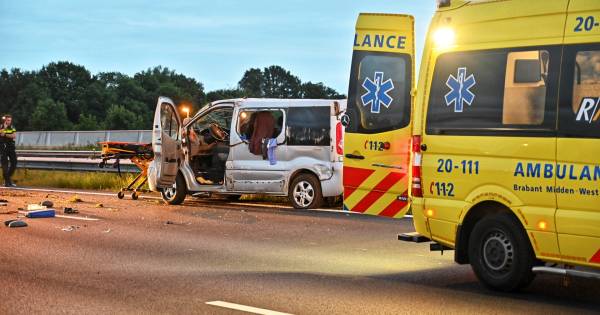 Gewonde bij ongeval met bestelbus op A16 bij Breda.
