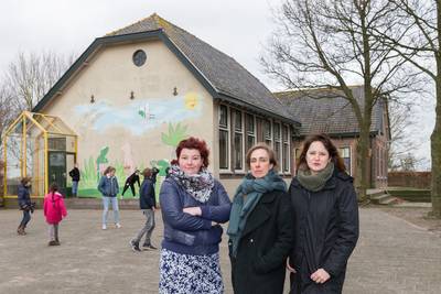 Kleinste school van Nederland blijft tóch nog een jaar open