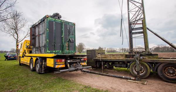 Piratenzender in container ontmanteld in Saasveld | Dinkelland - Tubantia