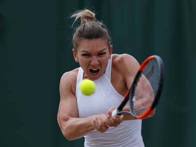 Halep plaatst zich als laatste voor kwartfinale