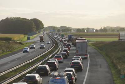 File op A59 na ongeluk met vier auto's en vrachtwagen bij Made