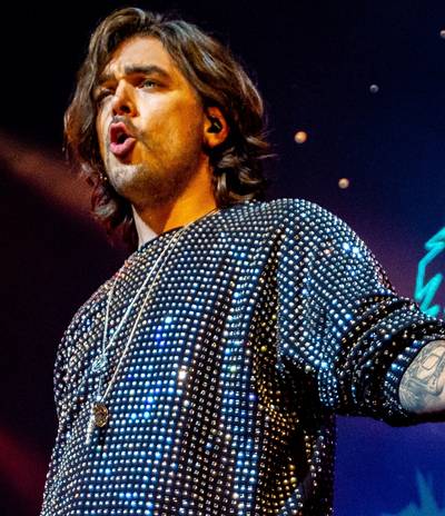 Waylon gaat het theater in