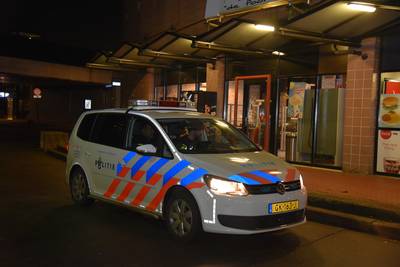 Voortvluchtige overvallers beroven tweetal van mobiel bij station Dukenburg