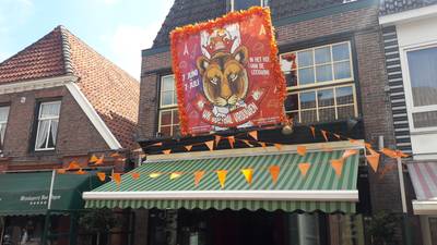 Lichtenvoorde steunt Oranje: ‘De vlaggetjes blijven nog wel even hangen voor de vrouwen’