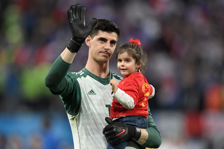 Droomtransfer naar Real zit vast, dus zet Thibaut Courtois ...