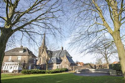 Wonen in parochietuin De Hoeve: plan zeven (senioren)woningen