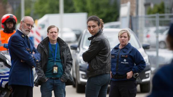 Lost luggage (open audiodescriptie)