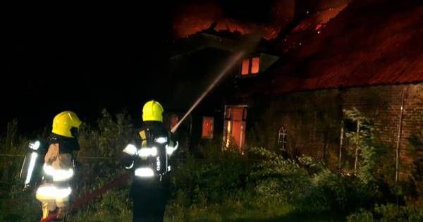 Woningbrand in buitengebied bij Rijswijk