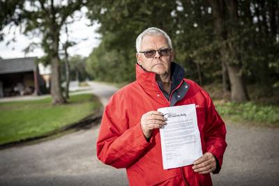 Veehouder uit Buurse boos: ‘Wij mogen niets, maar een autorally mag hier wel?’