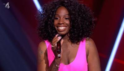 Ravenna-Jade blaast coaches in The Voice omver