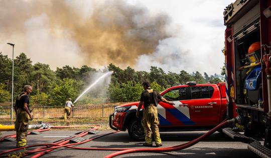 Natuurbrand in Nederland groeit tot 100 hectare: waarom het zo snel kan gaan en wat ertegen helpt