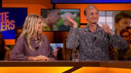 Deze man applaudisseert met één hand, kan ons panel het ook?