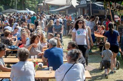Ede geniet van zonnig openluchtrestaurant bij Eten op Rolletjes