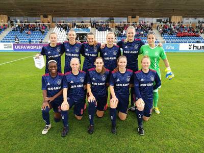 Voetbalsters Ajax geloven in stunt tegen Lyon