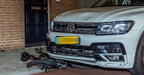 Fietser gewond na aanrijding door automobilist in Tilburg.