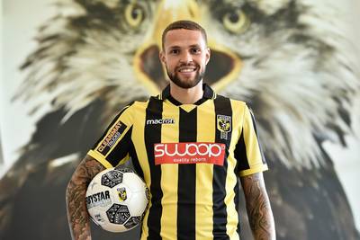 Castaignos maakt elftal zomerse versterkingen Vitesse vol