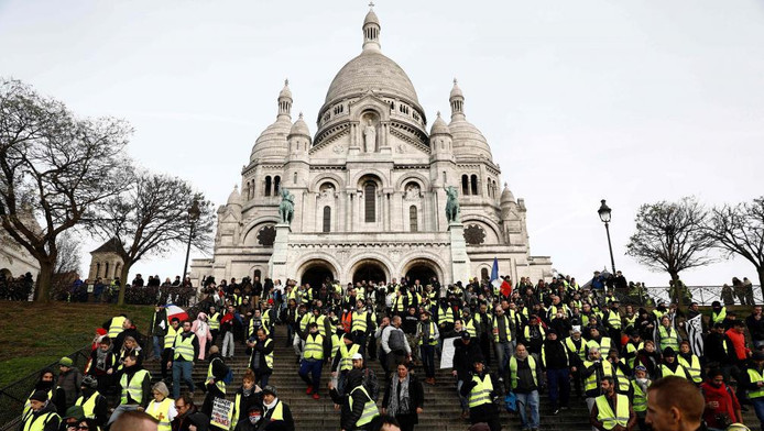 Gilets Jaunes Manifestation Surprise à Paris Monde