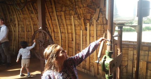 Binnen in de Melkfabriek Esbeek: smullen van de 'koeienvlaai'