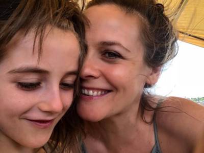 Zoontje (7) wilde Alicia Silverstone tongzoenen na zien romantische film