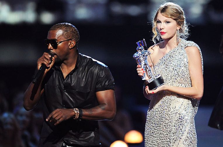 Het moment waarop Kanye Taylor Swift onderbrak op de VMA's in 2009.