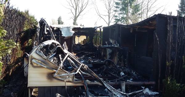 Brand verwoest stacaravan op recreatiepark in Terwolde | Voorst - De Stentor