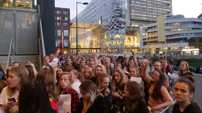 'Waarom zullen we niet gewoon de hele dag op Why Don't We wachten?'