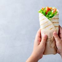 Dit zijn de lekkerste zomer-recepten met koude wraps 