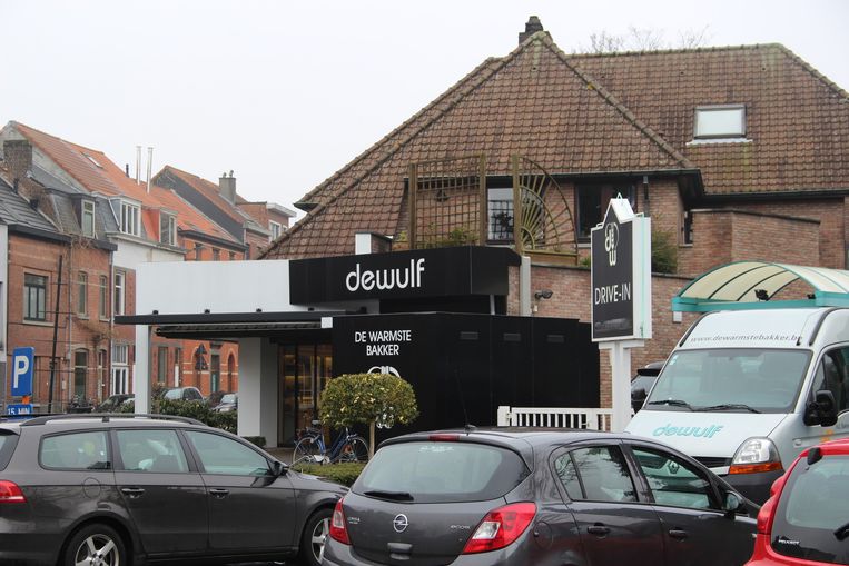 Acht Maanden Cel Voor Verkoopster Die 50 000 Euro Stal In Bakkerij Gent In De Buurt Hln