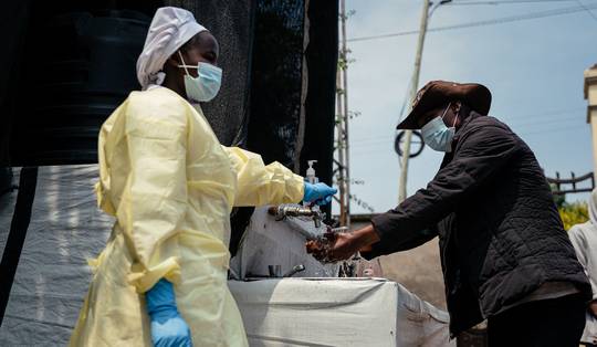 Kon ebola zich onopgemerkt verspreiden door foute test en begrafenissen? Al minstens 100 doden en 390 verdachte gevallen