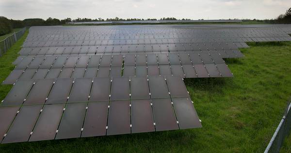 27.000 zonnepanelen op oude vuilstort Lochem | Lochem - De Stentor