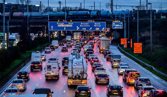 Leiden winterweer en spoorstaking tot extreem zware spits? ‘Ook vorige week leek er geen vuiltje aan de lucht’