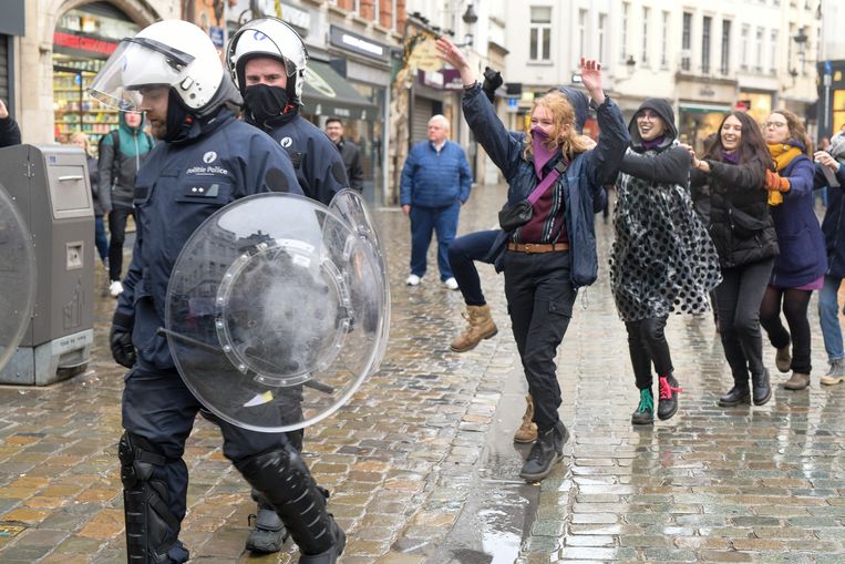 Vandalisme op einde van vrouwenmars in Brussel | Brussel ...