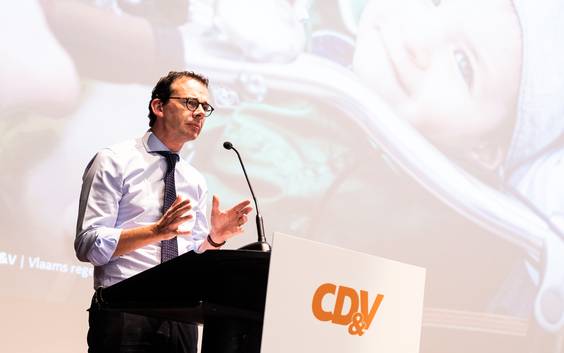 Na de kritiek: Wouter Beke belooft besparingen in gezondheidsbeleid terug te schroeven