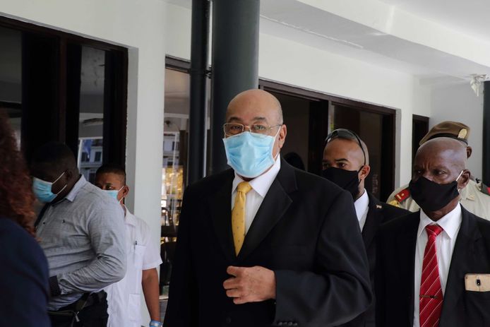 President Desi Bouterse arriveert voor de Buitengewone Openbare Vergadering van De Nationale Assemblee voor de verkiezing van de president en vicepresident.