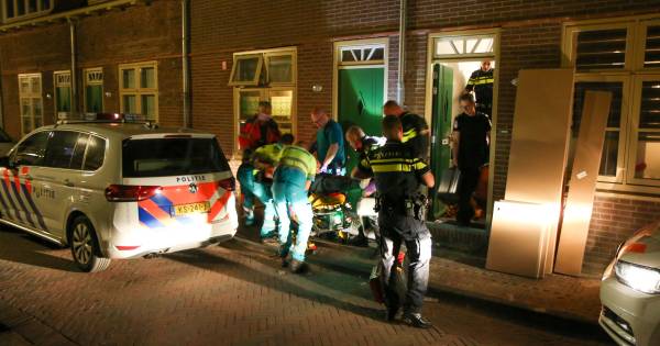 #steekincident  Slachtoffer 1 Dader 1 #steekpartij #Rotterdam #ZuidHolland  Vrouw in kritieke toestand naar ziekenhuis na steekpartij.