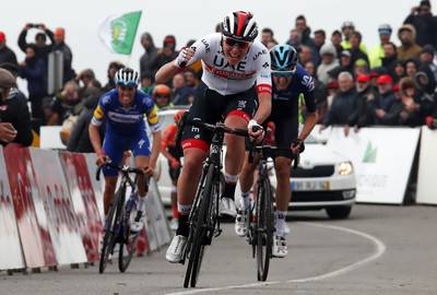 Talent Pogacar troeft Poels en Oomen af in koninginnenrit Algarve