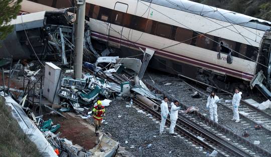 Dodental loopt op tot 39 na ontsporing twee hogesnelheidstreinen in zuiden van Spanje: ‘Buitengewoon vreemd’