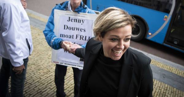 @Chapiro @jordaantje17 Je mag het niet naast elkaar zetten, ik weet het. .