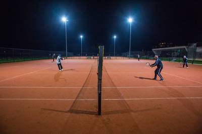 Ledengroei bij Achterhoekse tennisclubs: voetballers die willen sporten gaan ook lekker een balletje