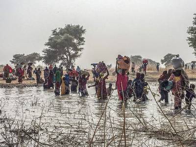 Duizenden Nigerianen ontvluchten land na gewelddadige plunderingen Boko Haram