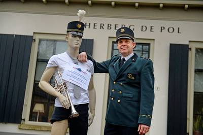 Een 'Harmoniebal’ voor nieuwe uniformen in Diepenheim