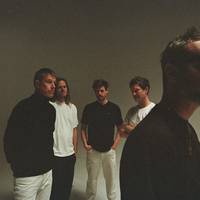 ‘Er staan gitaren uit 2010 op de plaat, en keyboards uit 2015. Dat is wat er zo mooi aan is’: Ghinzu komt met eerste album in zeventien jaar