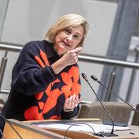 Minister Crevits wil meer kleine gemeenten tot fusie verleiden