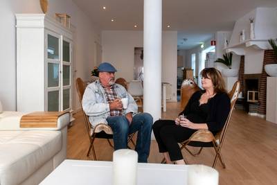 Oprichtster Arnhemse opvang het Droombankje op de planken met Adelheid Roosen