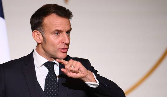 Frans president Macron wil 90 miljard voor Oekraïne enkel uitgeven aan Europese wapens, maar botst met Nederland en Duitsland