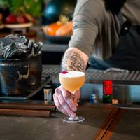 Een echte people pleaser: pisco sour met rozenwater en limoen