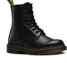 Schoenlabel Dr. Martens scoort weer met zijn combats, ‘met dank aan de zeitgeist’