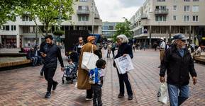 Referendum leeft nog niet in Amsterdam: ‘Referendum? Als het gaat over of Halsema moet opstappen dan ga ik wel stemmen’
